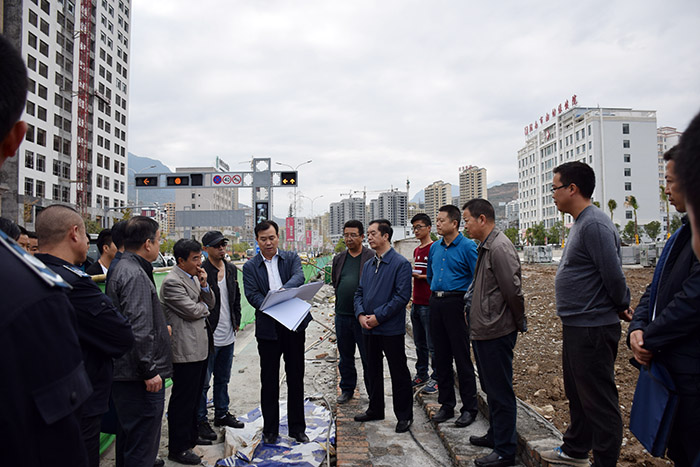 副市長徐世林組織召開推進(jìn)階州廣場建設(shè)現(xiàn)場辦公會(huì)議