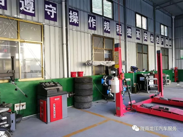 金錘鈑金，銀槍噴漆！龍江汽修值得信賴！