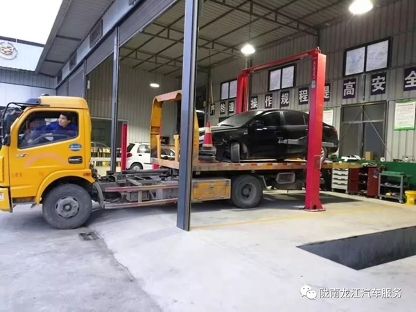 金錘鈑金，銀槍噴漆！龍江汽修值得信賴！