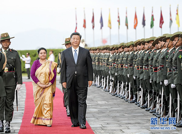習(xí)近平抵達(dá)加德滿都開始對(duì)尼泊爾進(jìn)行國(guó)事訪問(wèn)